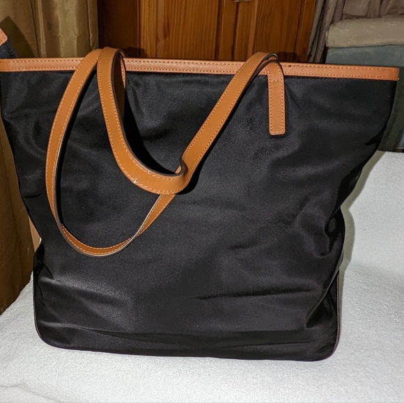 Michael Kors Kempton large nylon tote bag. - Picture 2 of 14